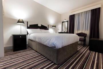 Фото номера Двухместный номер с 1 кроватью Отель Ivy Tower Hotel г. Каслбар 3