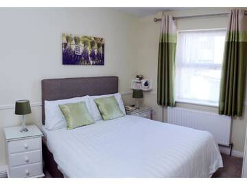 Фото номера Двухместный номер с 1 кроватью Гостевой дом Kennys Guest House г. Каслбар 3