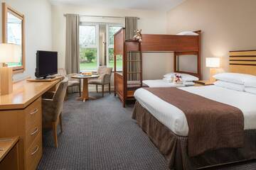Фото номера Family Bunkbed Room (2 adults + 4 children) Отель Breaffy House Hotel and Spa г. Каслбар 2