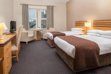 Фото номера Семейный номер (для 2 взрослых и 1 ребенка) Отель Breaffy House Hotel and Spa г. Каслбар 6